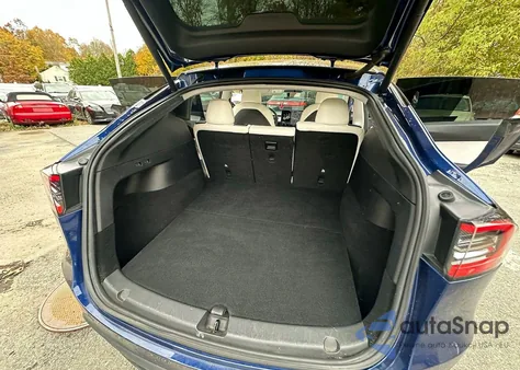 2021 Tesla Model Y z USA, uszkodzony, nr VIN 5YJYGDEF1MF140908